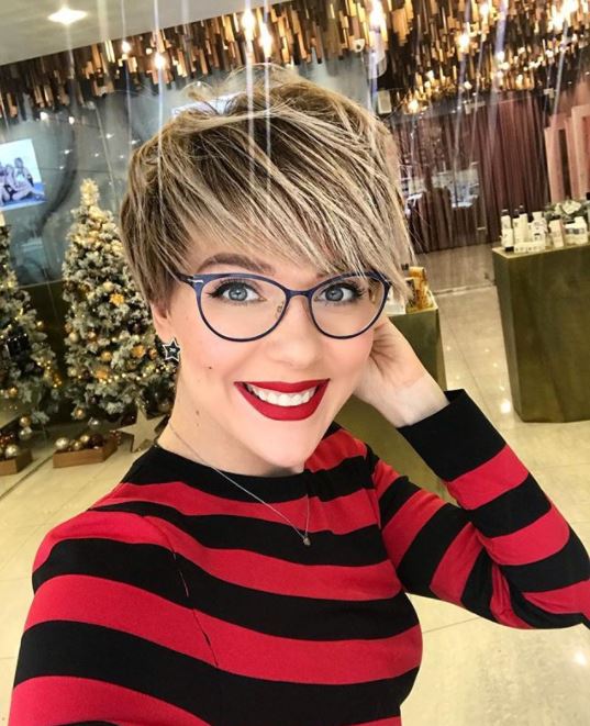 13x Die Schonsten Frisuren Mit Brille Kurzhaarfrisuren Frauen Com